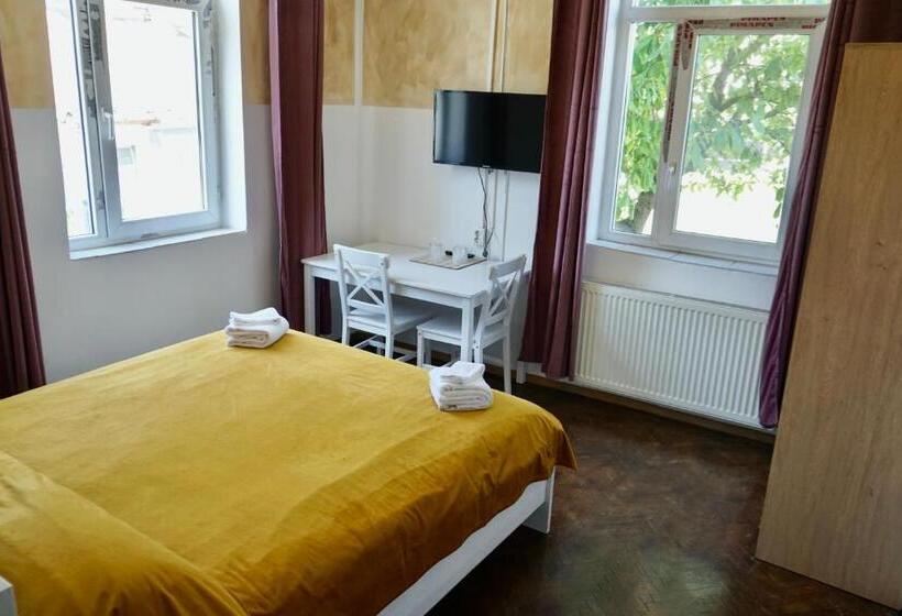 פנסיון Cazare Alfredo