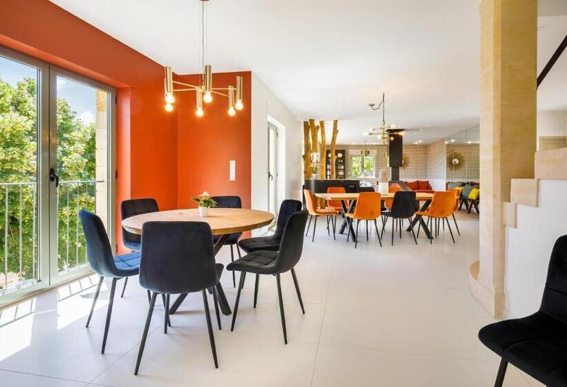 پانسیون Domaine De Ravat