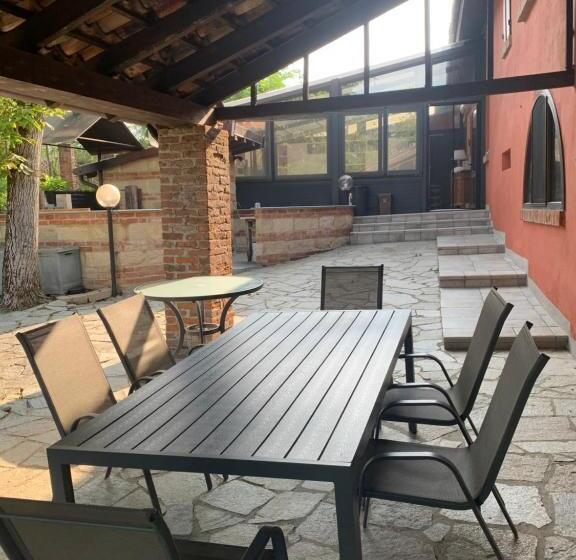 פנסיון La Vecchia Cascina Rossa