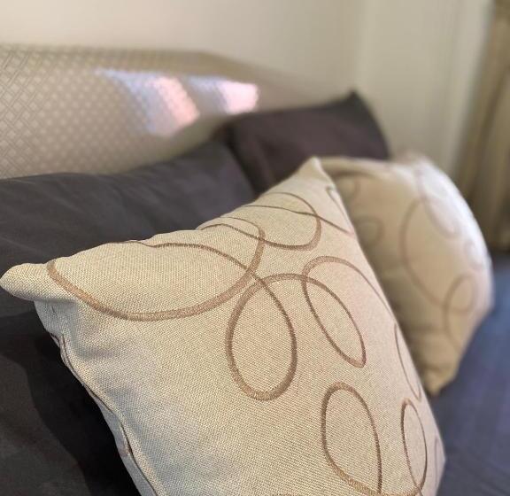 פנסיון The Backyard Homestay