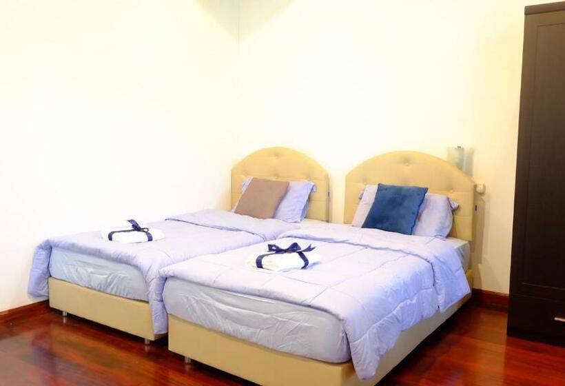 פנסיון The Backyard Homestay