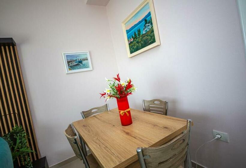 פנסיון Villa 69   Jonufer