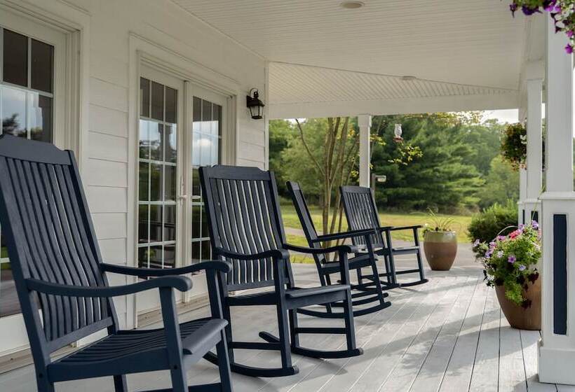 مبيت وإفطار Apple Pony Inn