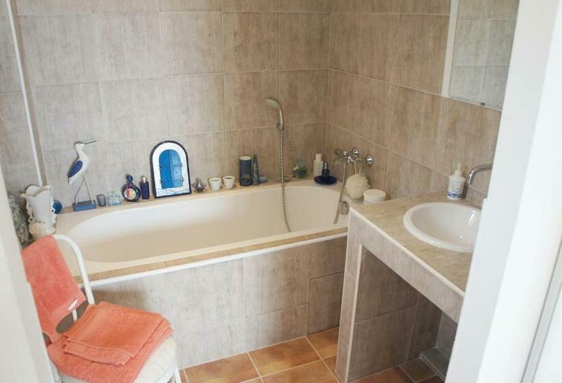 민박 Les Deux Chênes à Tanneron Village