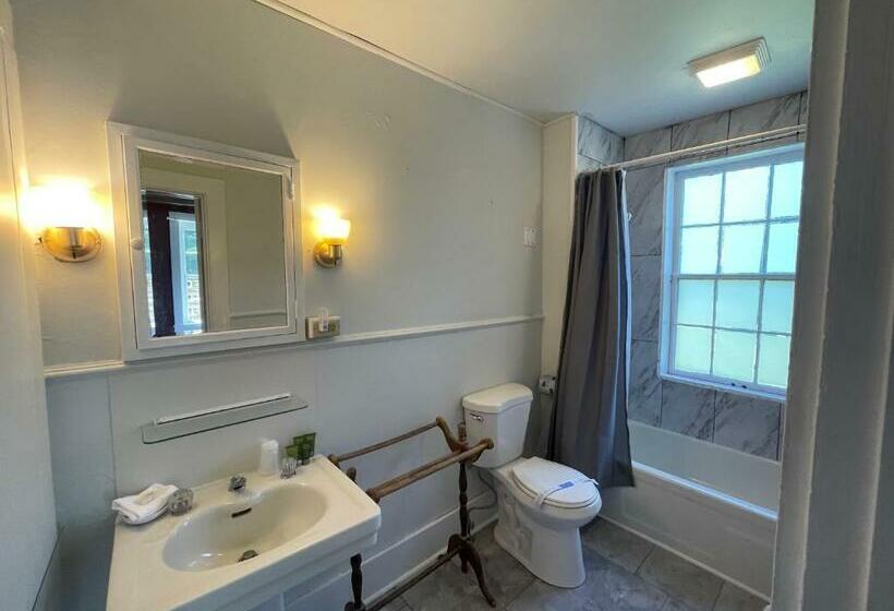 مبيت وإفطار Stone Hearth Inn And Eatery