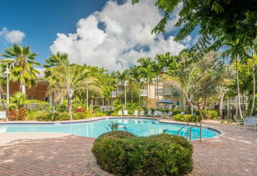 Coral Palm By Avantstay Key West Walkable Gated Community Shared Pool