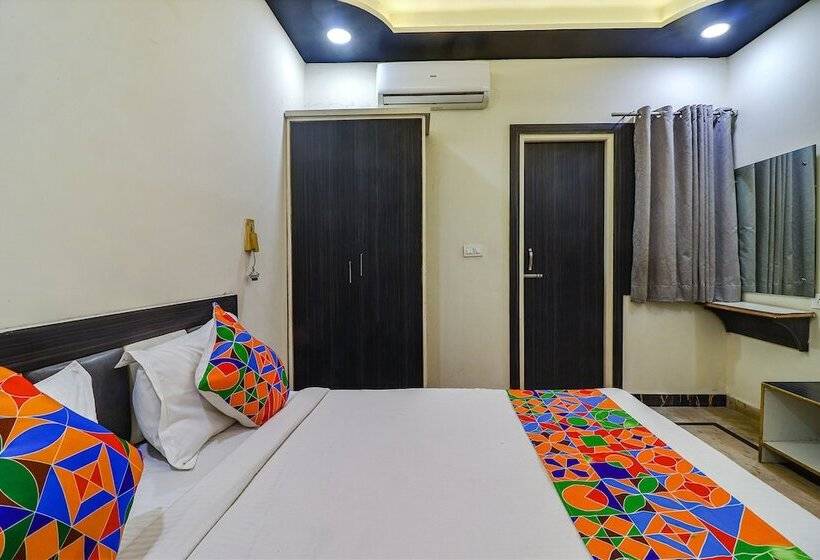 Отель 03 Town House Inn By Wb Inn