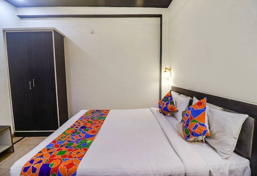 Отель 03 Town House Inn By Wb Inn