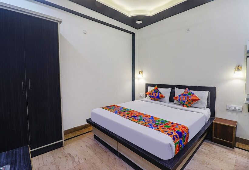 Отель 03 Town House Inn By Wb Inn