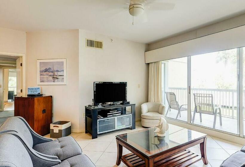 Отель Barrington Arms 107