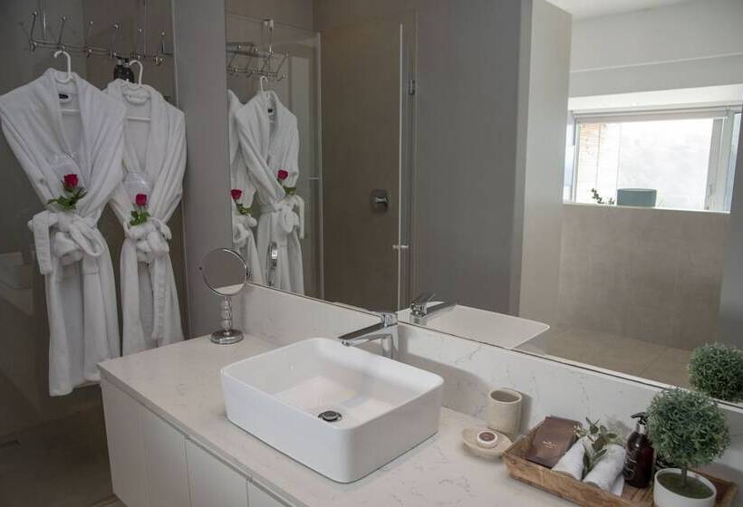 ホテル Crown On The Heads