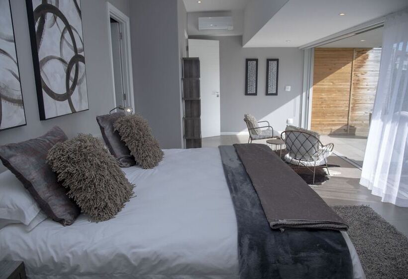 ホテル Crown On The Heads