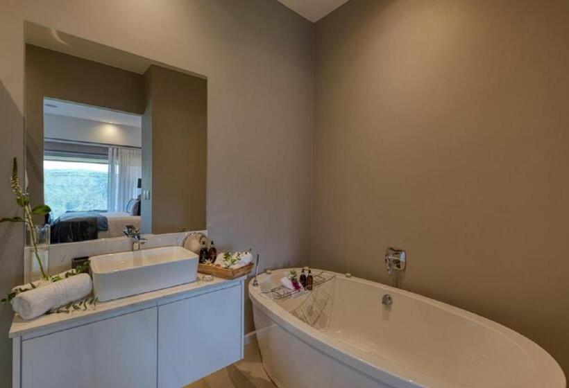 ホテル Crown On The Heads