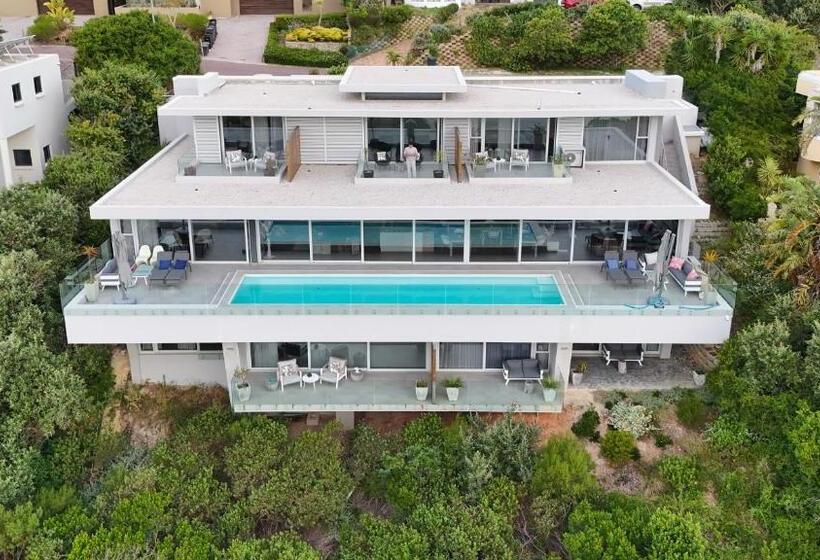 ホテル Crown On The Heads