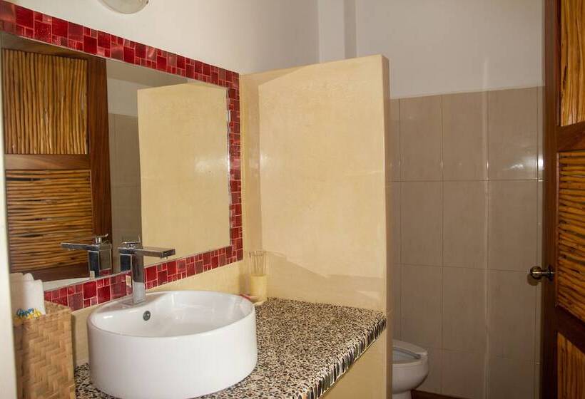 فندق Happy Beach