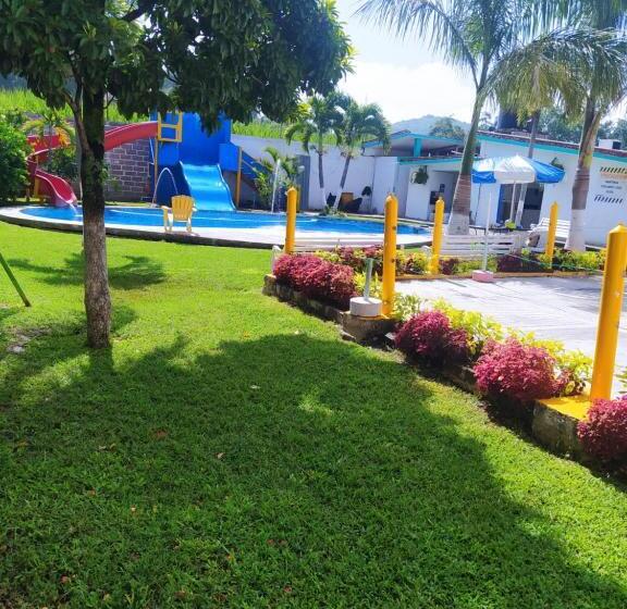 Отель Los Abuelos