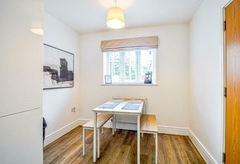 The Courtyard   Charming Boutique Hotel With Parking