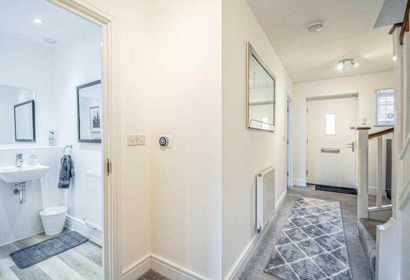 The Courtyard   Charming Boutique Hotel With Parking