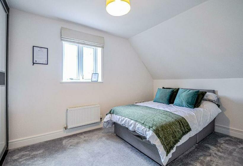 The Courtyard   Charming Boutique Hotel With Parking