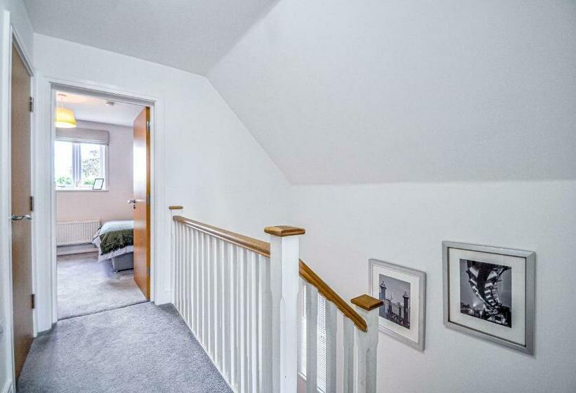 The Courtyard   Charming Boutique Hotel With Parking