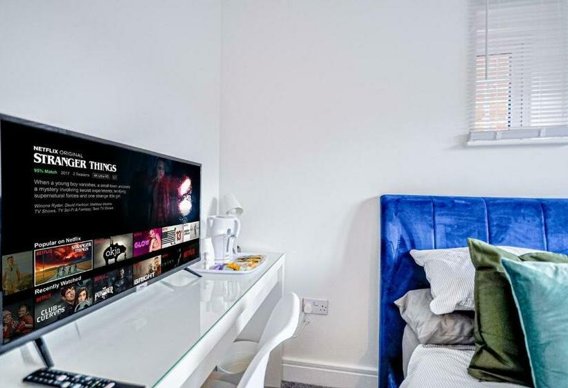 The Courtyard   Charming Boutique Hotel With Parking