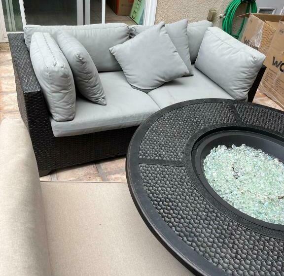 Pacific Breeze Right Next To Huntington Beach Pier! Steps From Beach!!