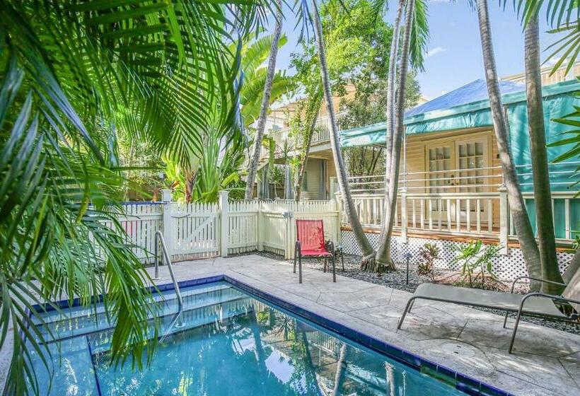 Paradise Place By Avantstay Key West Old Town Condo W Shared Pool
