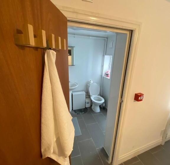 פנסיון 174 Boaler Street