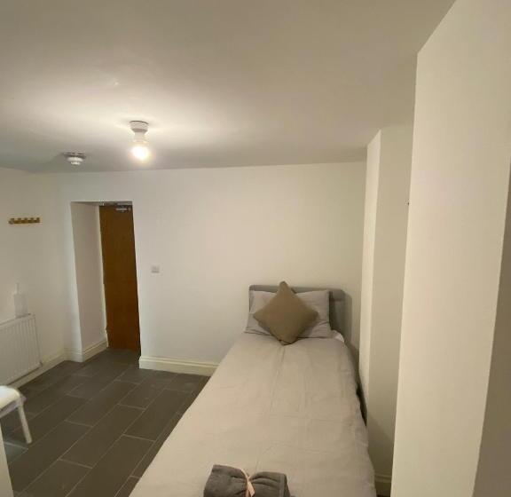 פנסיון 174 Boaler Street