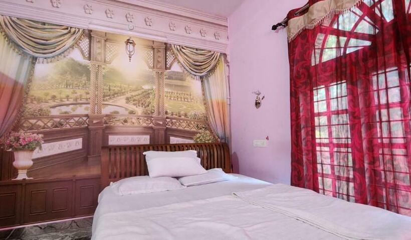 بنسيون Jj S White House