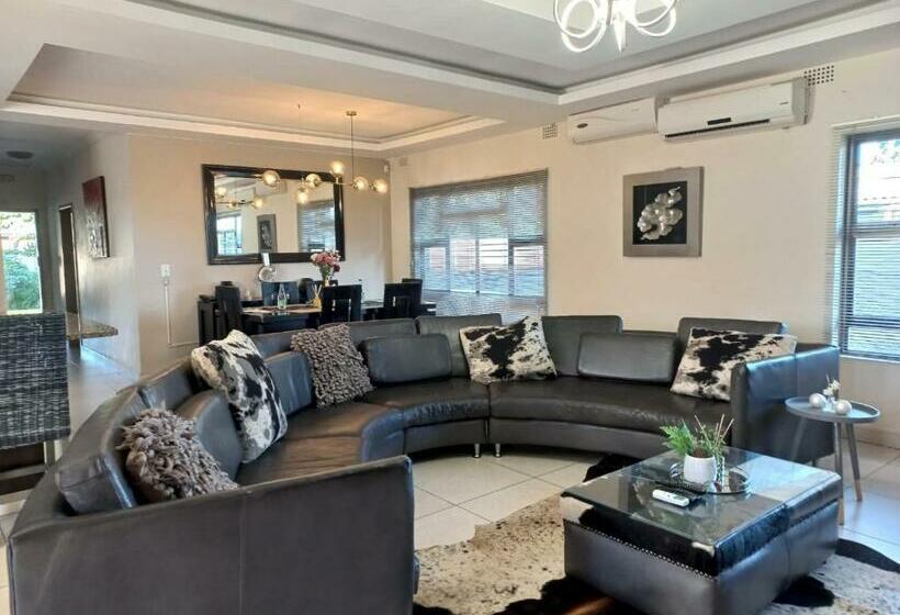 Пансион Mbuso Guest Lodge