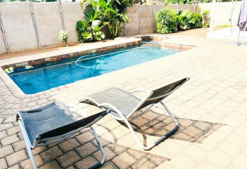 Пансион Mbuso Guest Lodge