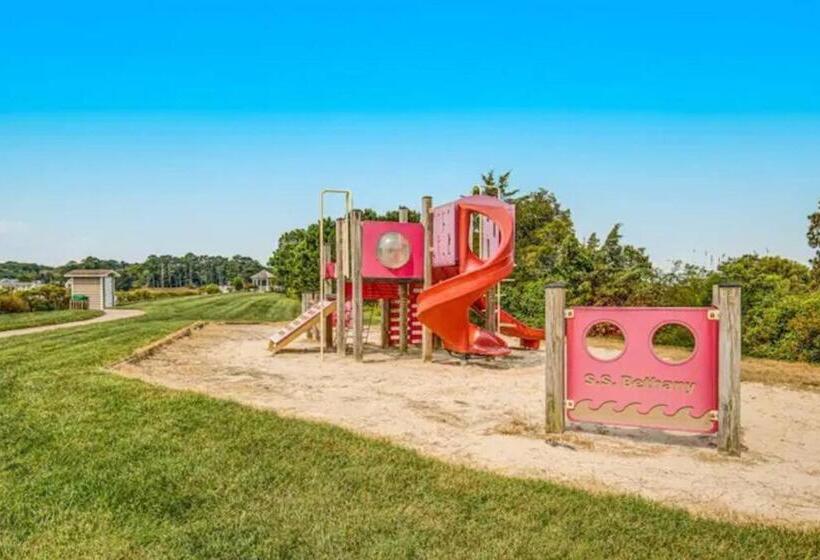 Relaxing Bethany Beach Retreat, Pools, Families Welcome Including Dogs!