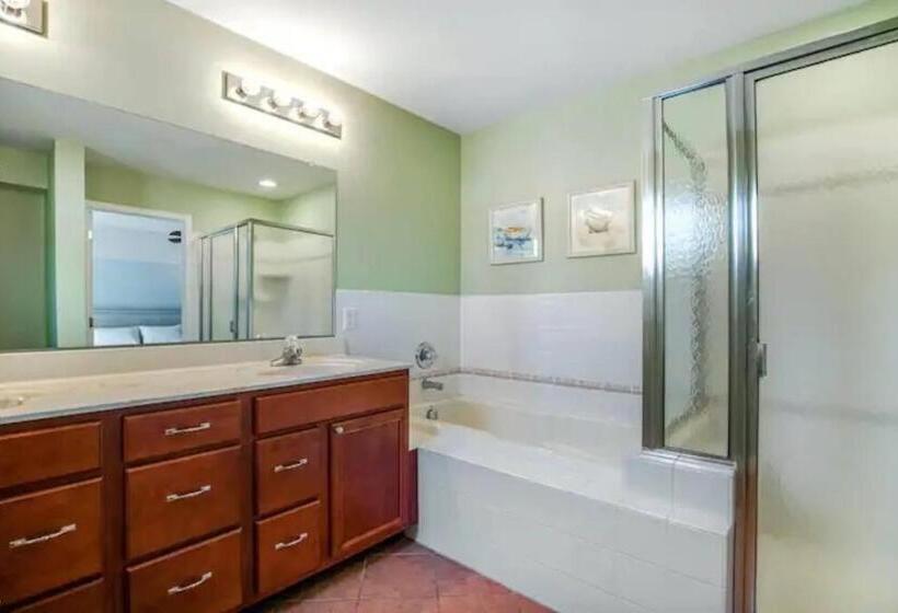 Relaxing Bethany Beach Retreat, Pools, Families Welcome Including Dogs!