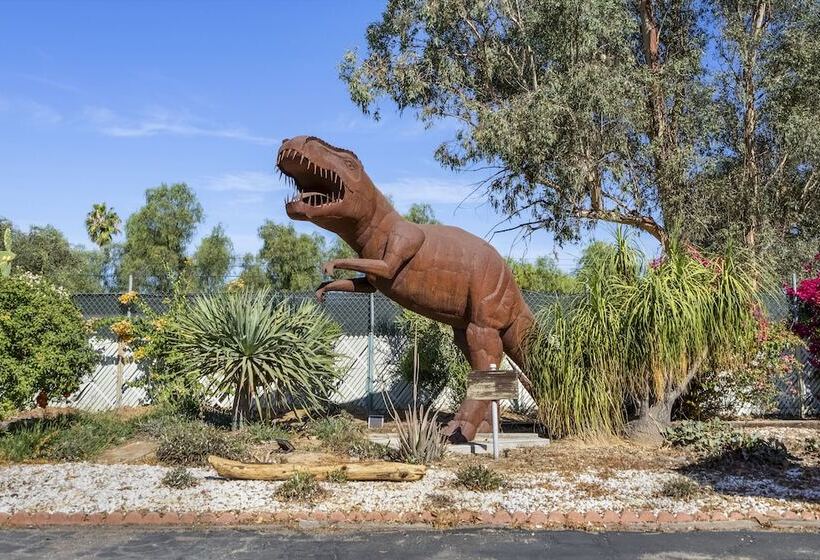 The New Star Motel   1950s Extended Stay Lodging And Retreat Center