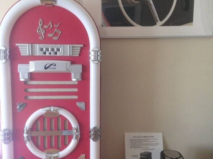 The New Star Motel   1950s Extended Stay Lodging And Retreat Center