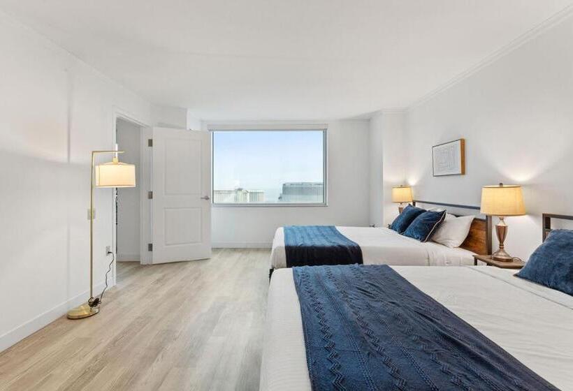 Two Adjacent Spacious Cozysuites On The Boardwalk