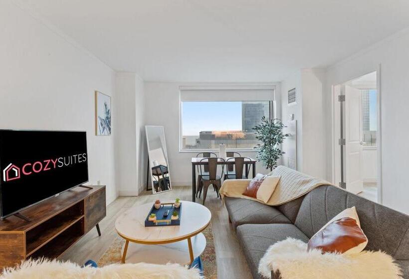 Two Adjacent Spacious Cozysuites On The Boardwalk