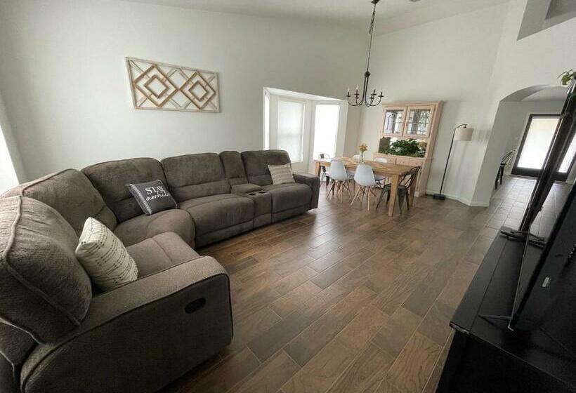 Vista Retreat   Country Club Estates