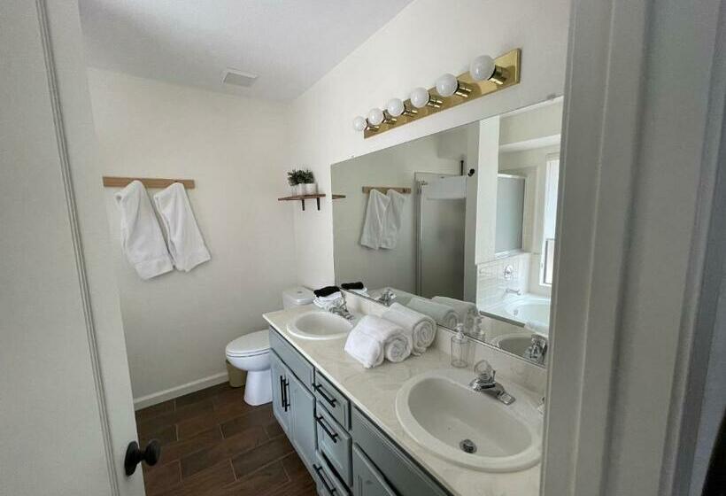 Vista Retreat   Country Club Estates