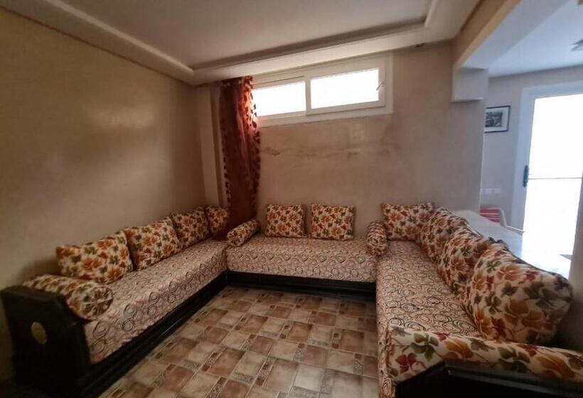 Apprt En S.sol+piscine Privee