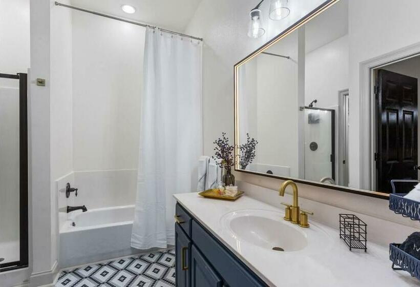 Beautiful 3bed 3bath Min From Lsu And Mall