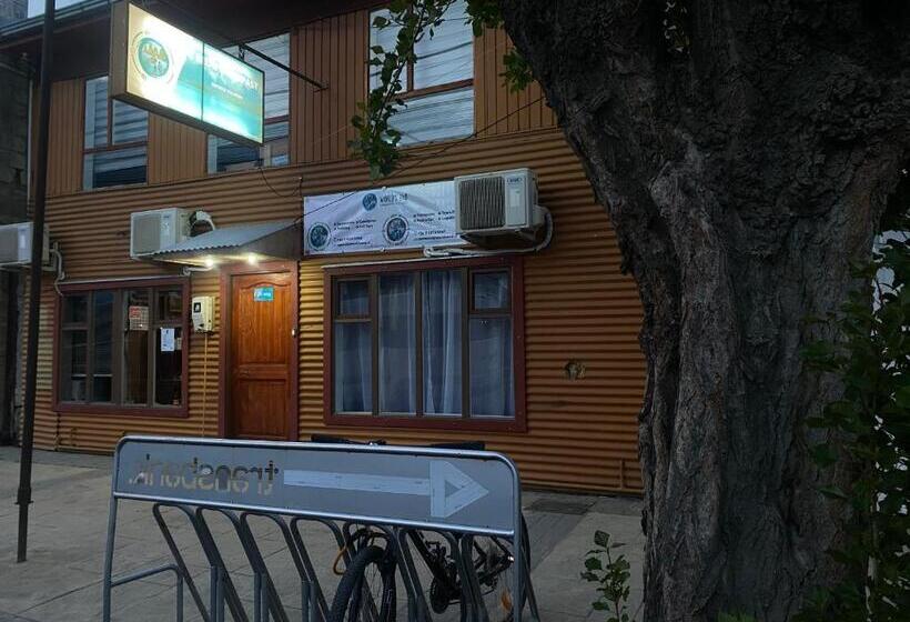 مبيت وإفطار World S End Hostal