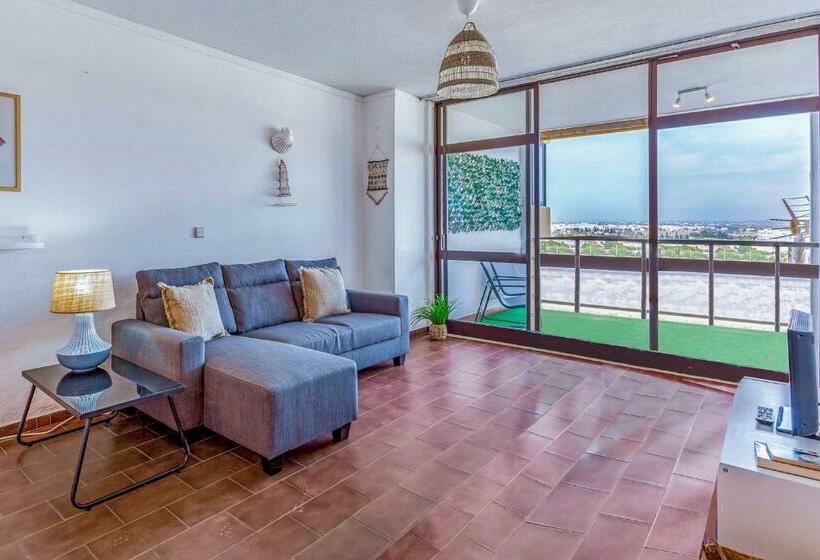 Bright 1bdr Apartment W/balcony & Pool By Lovelystay