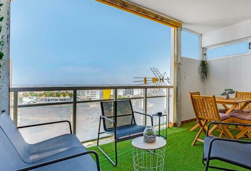 Bright 1bdr Apartment W/balcony & Pool By Lovelystay