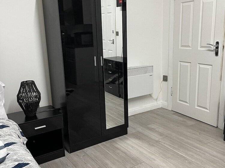 Bv Lush Studio At Queensgate Huddersfield Town Centre