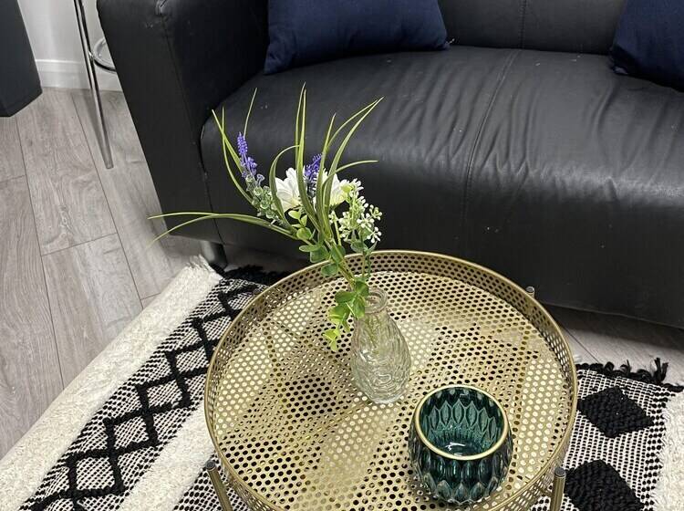 Bv Lush Studio At Queensgate Huddersfield Town Centre