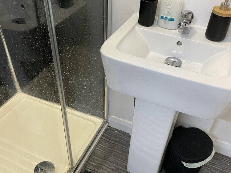 Bv Lush Studio At Queensgate Huddersfield Town Centre