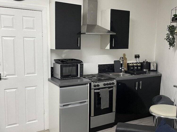 Bv Lush Studio At Queensgate Huddersfield Town Centre