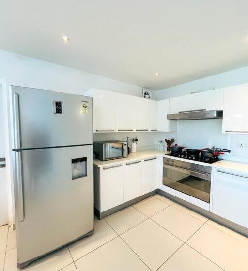 Contemporary 4bhk Villa With Pool Near Candolim